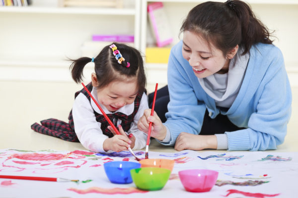 gia sư vẽ cho con